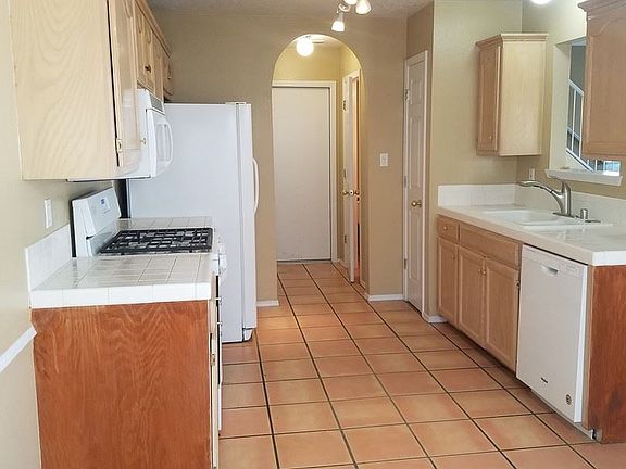 5th image of 1820 Tierra Del Oso Dr NW