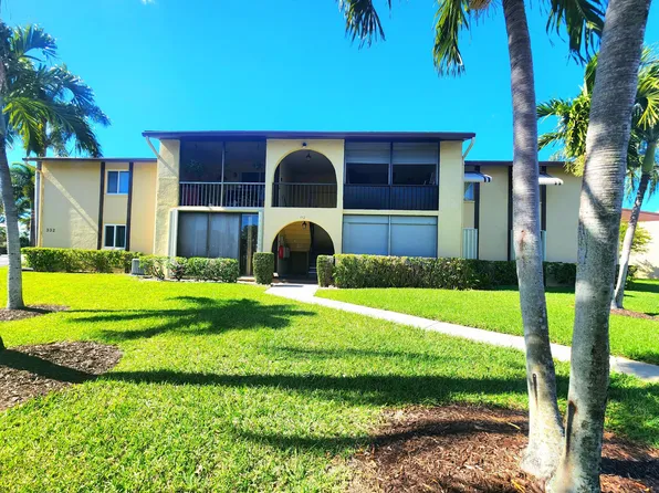 332 Pine Ridge Circle #B-1, Greenacres, FL 33463