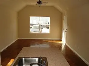 203 Railroad St #4A — Photo 6