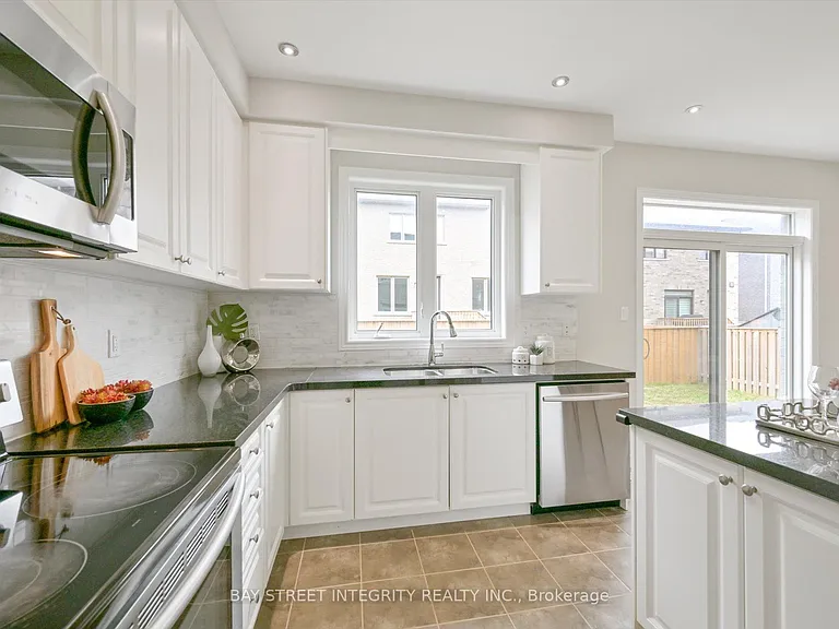 99 Greenspire Ave — Photo 14