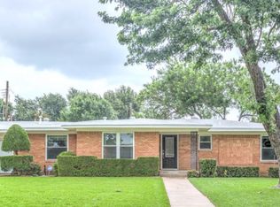 10206 Sherbrook Ln, Dallas, TX 75229