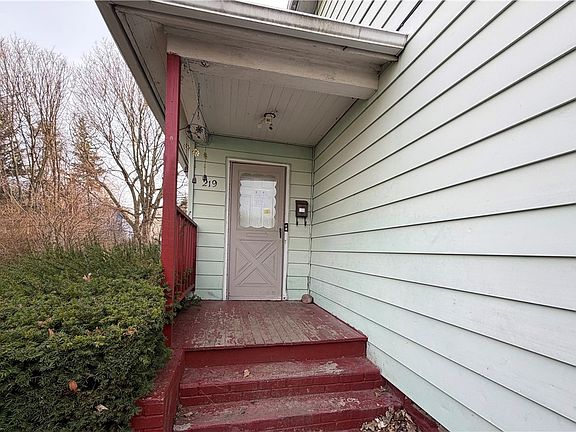 2nd image of 219 Adams St