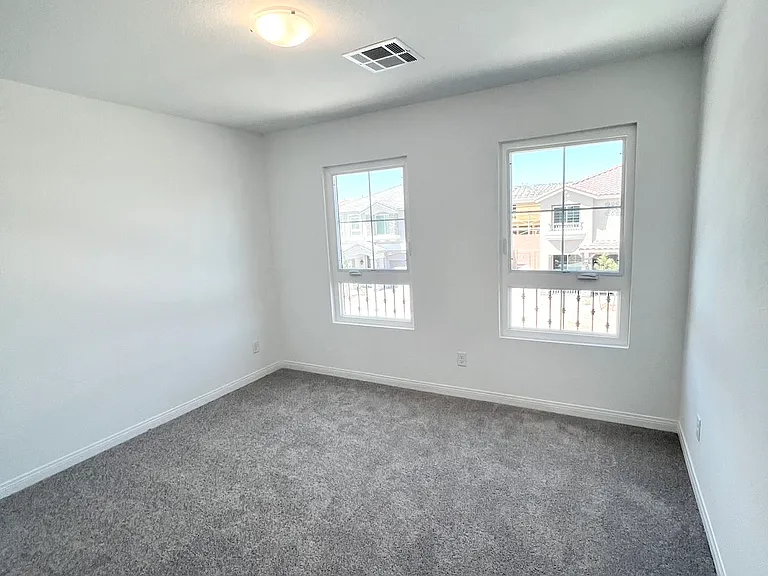 10314 Sterling Creek St — Photo 4