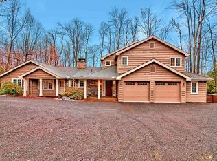 5220 Woodland Ave, Pocono Pines, PA