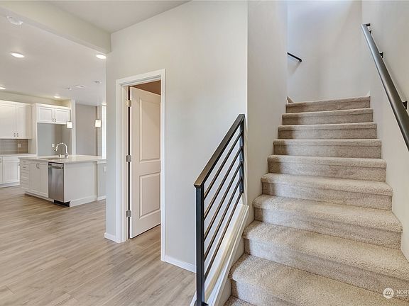 5th image of 2845 180th St E