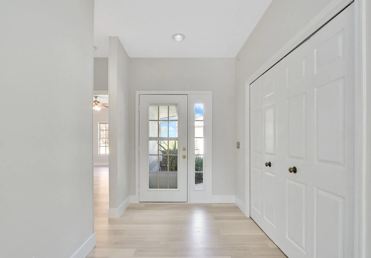 3 bed, 2.0 bath, 1662 sqft, $2,700 — Photo 4