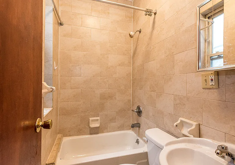 206 Scholes St #13 — Photo 9