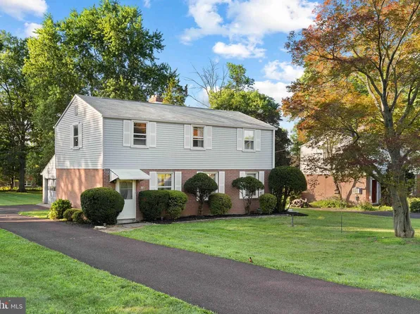 301 Greenwood Rd, Lansdale, PA 19446