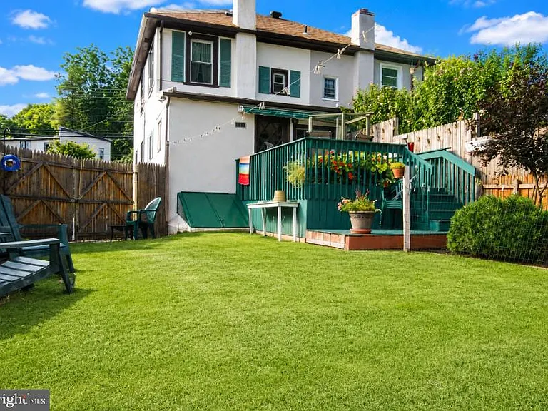 555 Northbrook Rd — Photo 2
