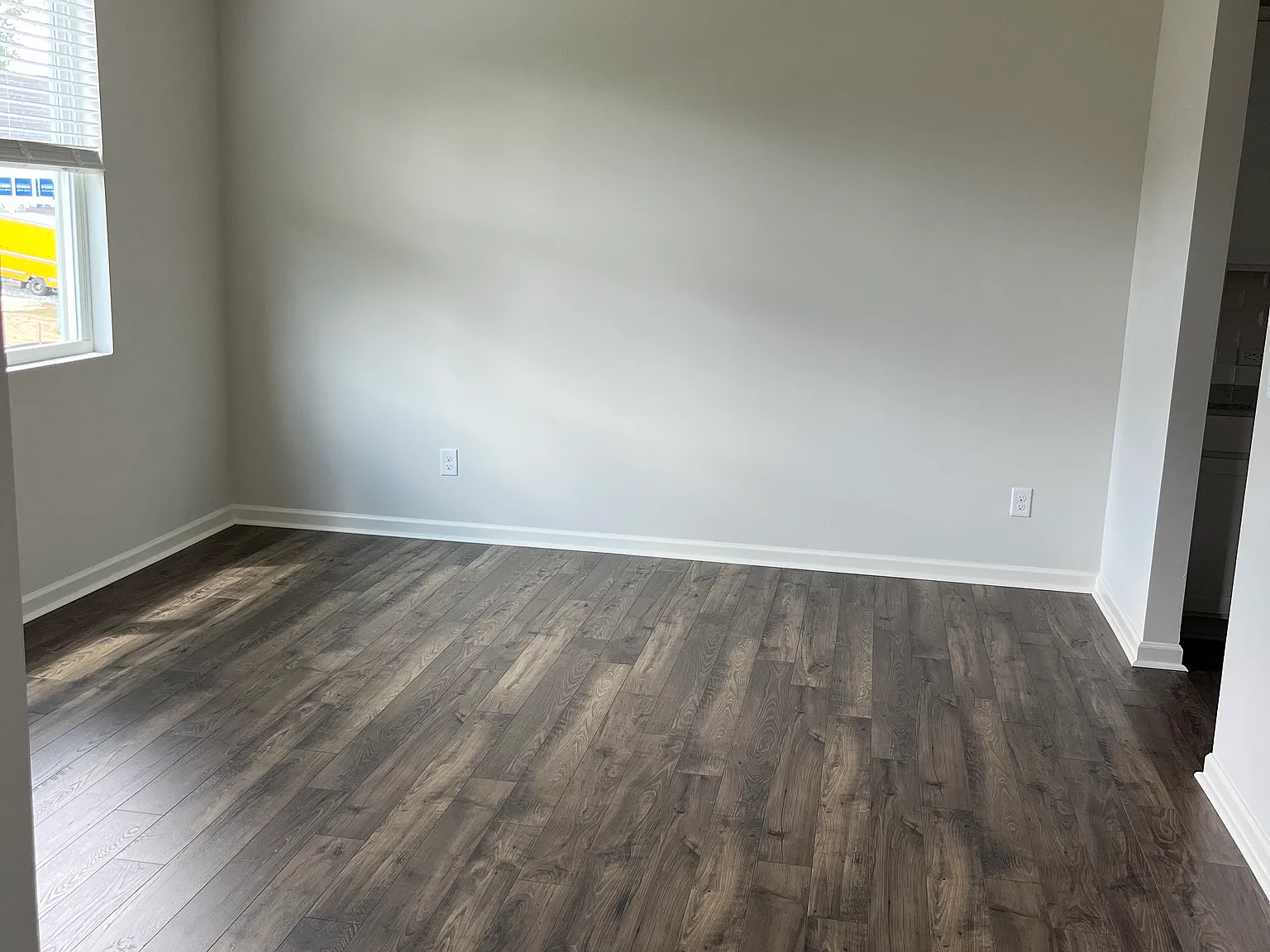 5 bed, 3209 sqft, $2,950 — Photo 3