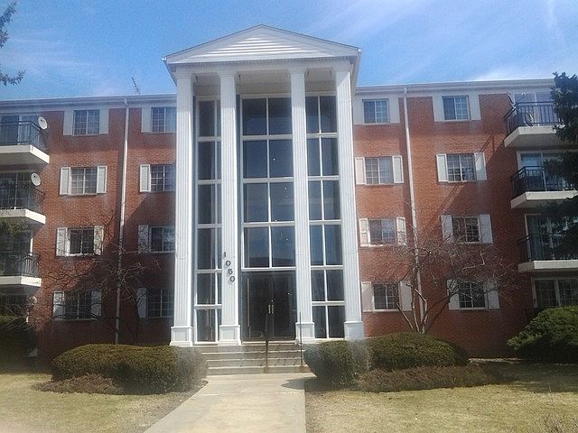 1st image of 1050 N Farnsworth Ave #30