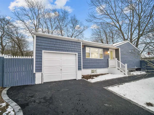 939 Americus Avenue, East Patchogue, NY 11772