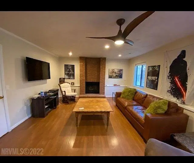 3 bed, 1904 sqft, $2,900 — Photo 3