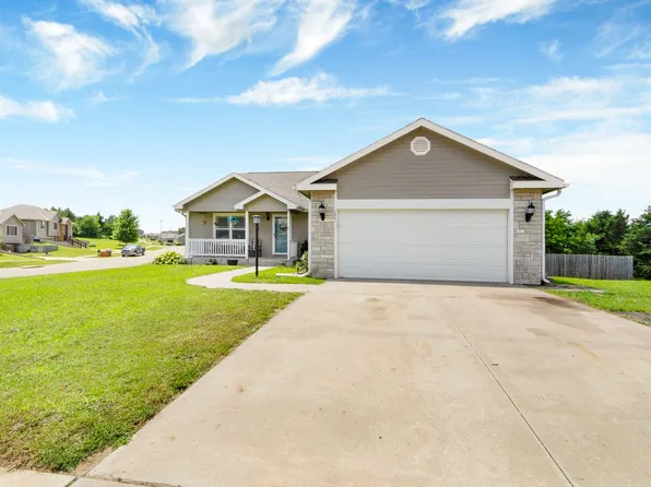 1801 Katie Rose Trl, Junction City, KS 66441