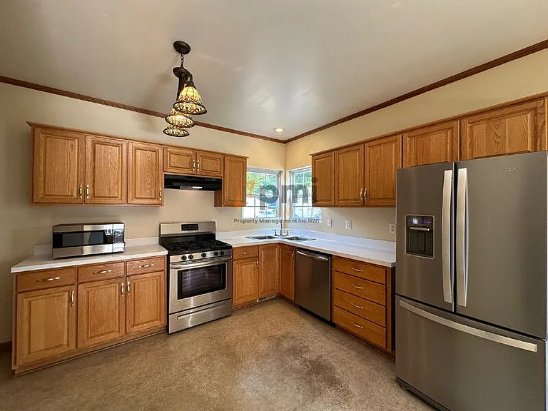 203 Locust St — Photo 7