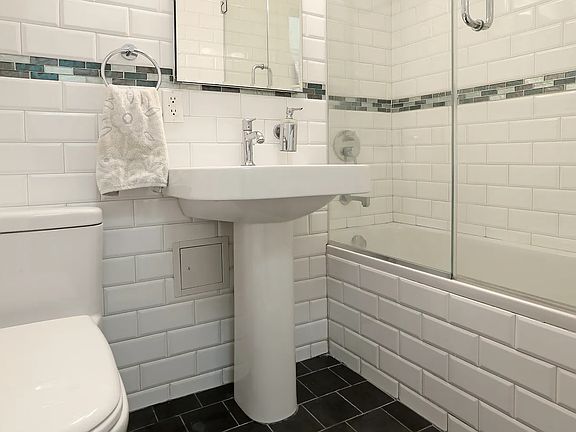 3rd image of 230 Riverside Dr APT 7J