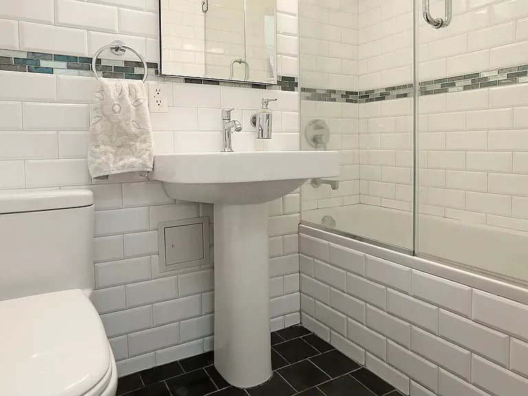 230 Riverside Dr #7J — Photo 3