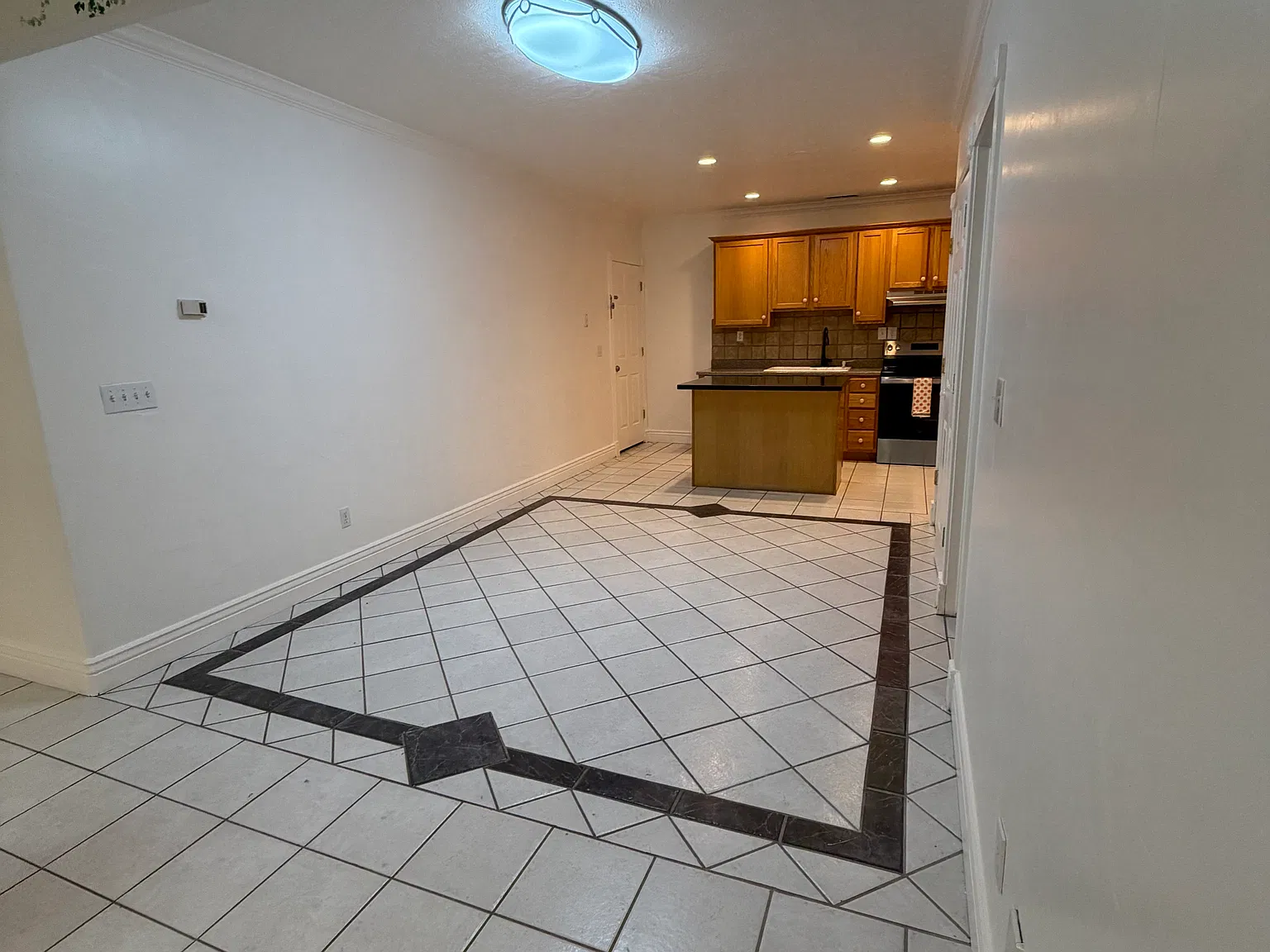 3 bed, 1500 sqft, $1,750 — Photo 2
