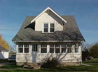 415 Linden Ave SE, Cokato, MN 55321