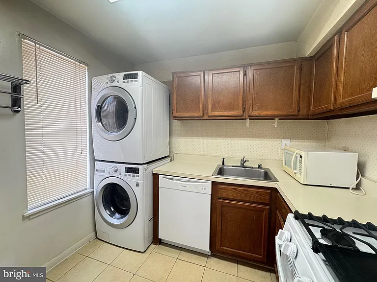 5482 Cedar Ln #B-2 — Photo 11