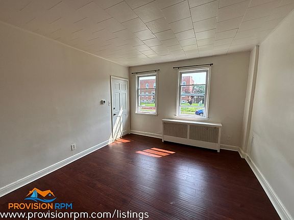 3rd image of 2924 Yorkway #B