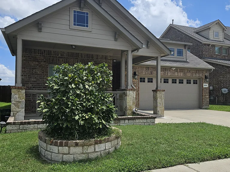 5902 Begonia Dr — Photo 4