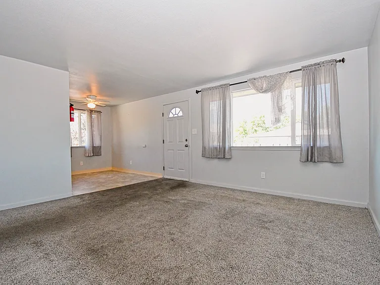 1513 N Edmonds Dr #D — Photo 3