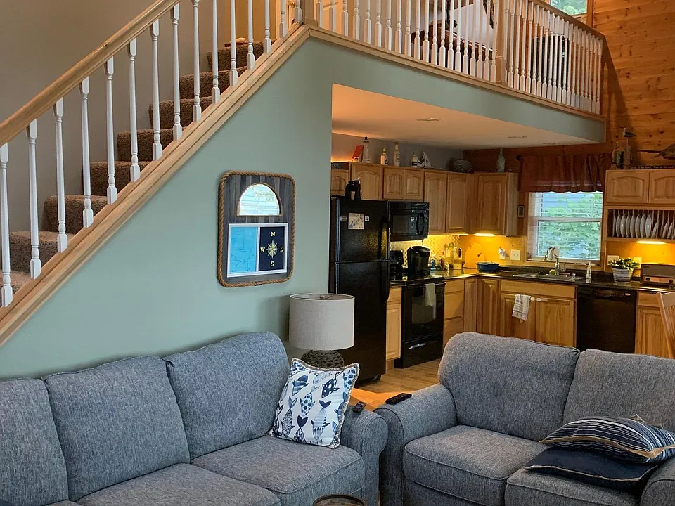 11232 Algonquin Dr