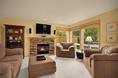 3rd image of 3317 169th St SW