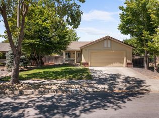 984 Foothill Dr, Windsor, CA 95492