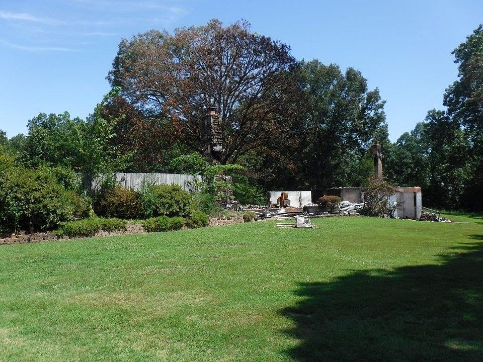 2nd image of 17539 Tate Rd