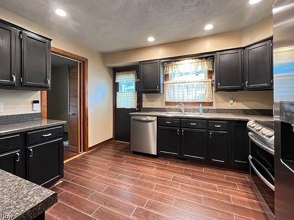 5th image of 10309 Greenview Dr