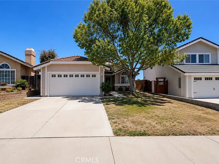 21437 Salix Ave — Photo 1