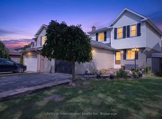 18 Camrose Ct, Kitchener, ON N2M5J4