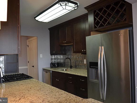 4th image of 2401-UNIT Pennsylvania Ave #1603