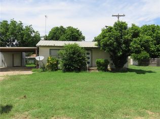 332 W 5th St, Baird, TX 79504