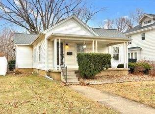 904 E Locust St, Bloomington, IL 61701