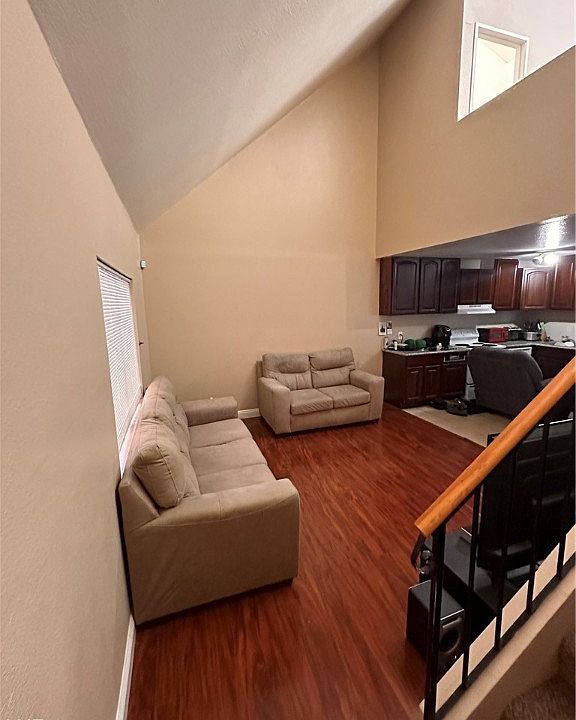 1st image of 5185 Gray Ln #L
