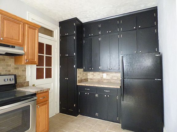 4th image of 2359 Oak St APT 7