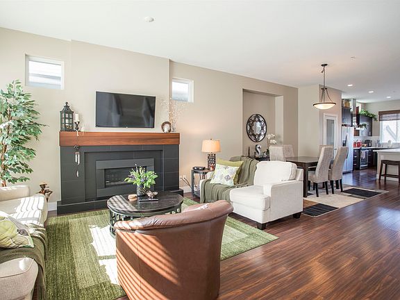 2nd image of 10497 Robertson St