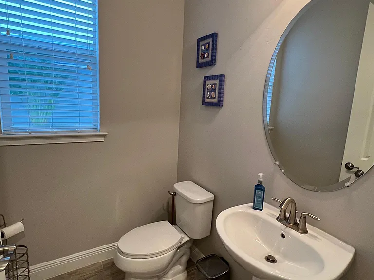 1/2 bath by the den