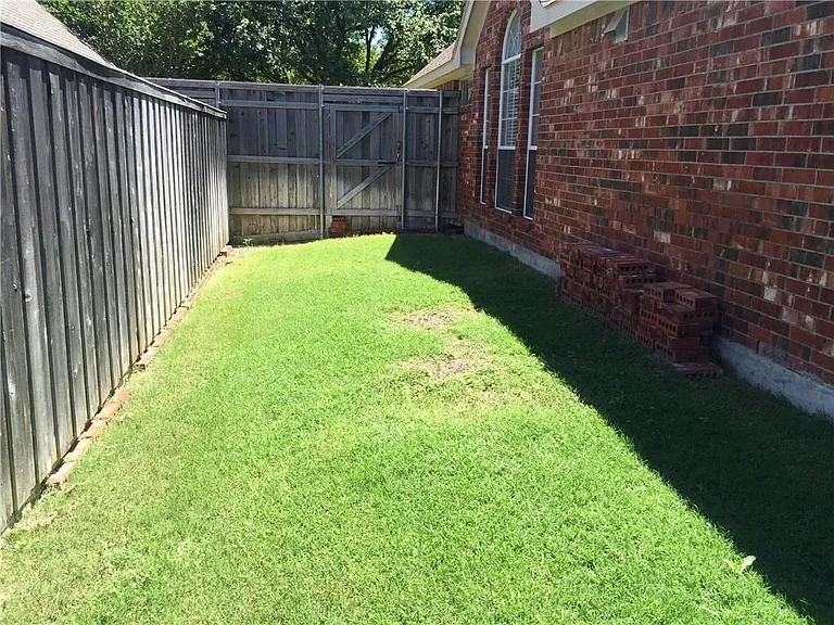 4425 Galsford Dr — Photo 25
