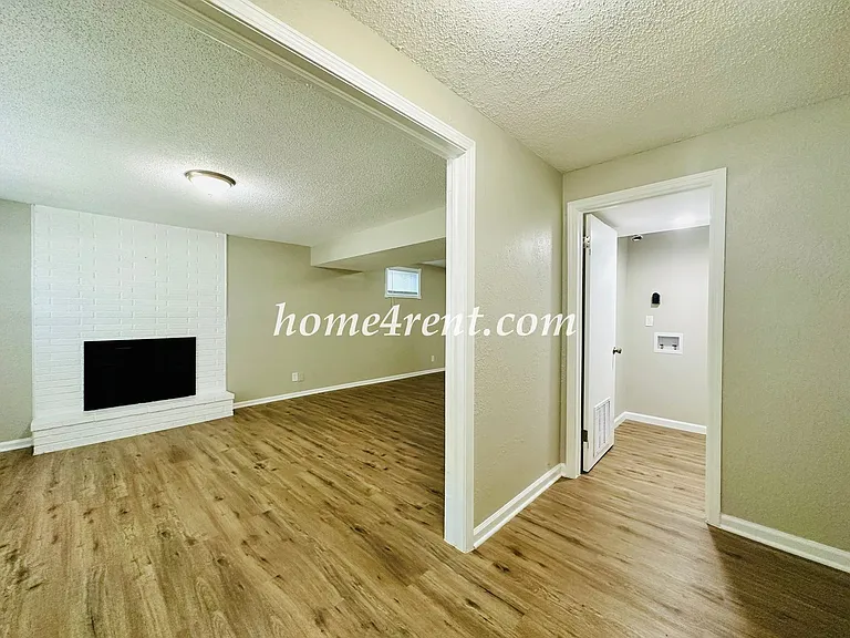 7421 Hardy Ave — Photo 30