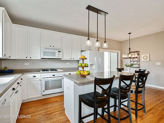 4th image of 2542 Hansford Ave