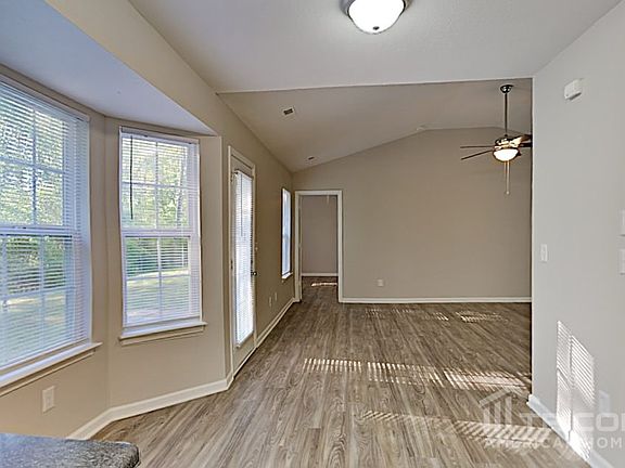 3rd image of 6848 Parkers Crossing Dr