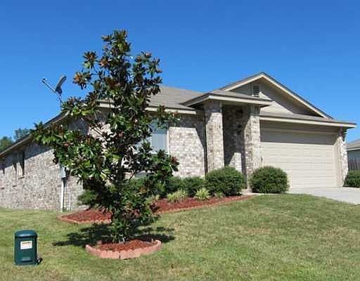 3rd image of 10326 Huntleigh Dr