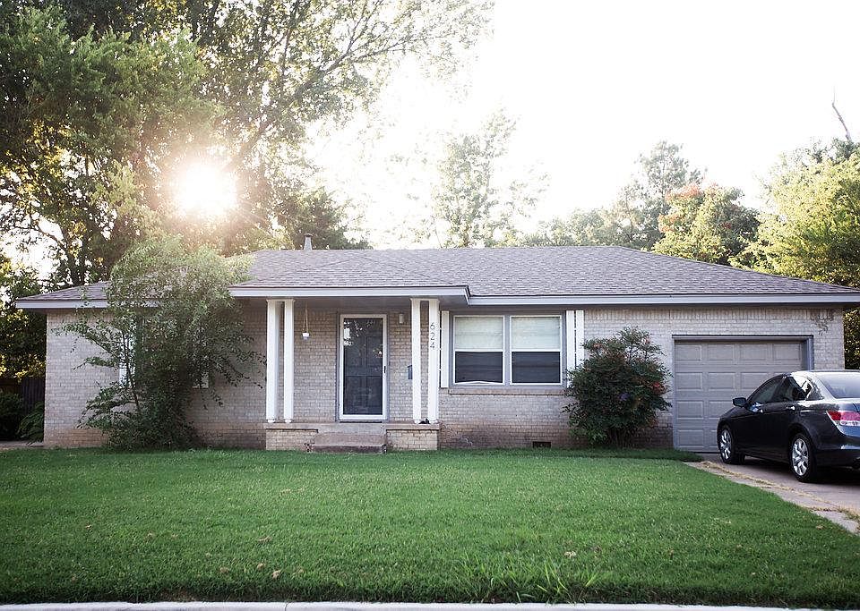 2nd image of 624 Sherwood Dr