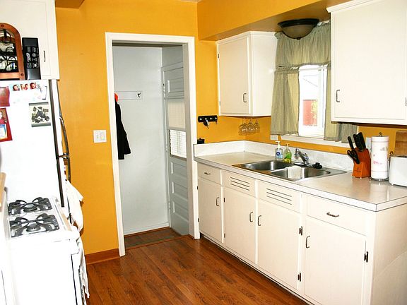 2nd image of 31777 James St
