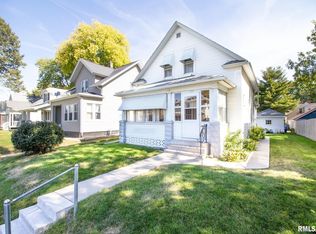 1182 26th St, Moline, IL 61265
