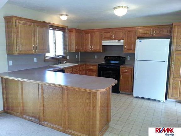 3rd image of 4024 N 211th St